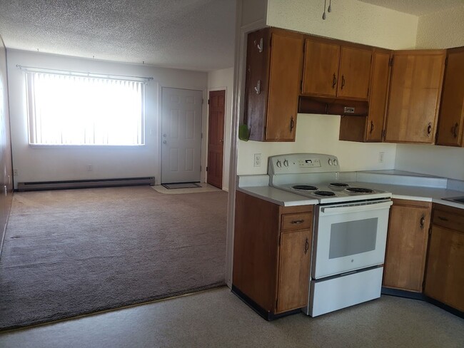 Building Photo - N. Columbus Ave Duplex - Krause