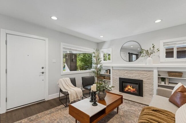 Foto del edificio - 1041 Yale Ave S