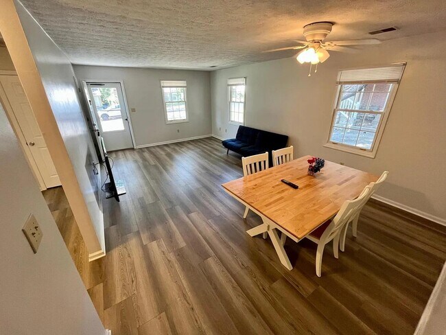 Foto del edificio - 1086 Duncan Ave