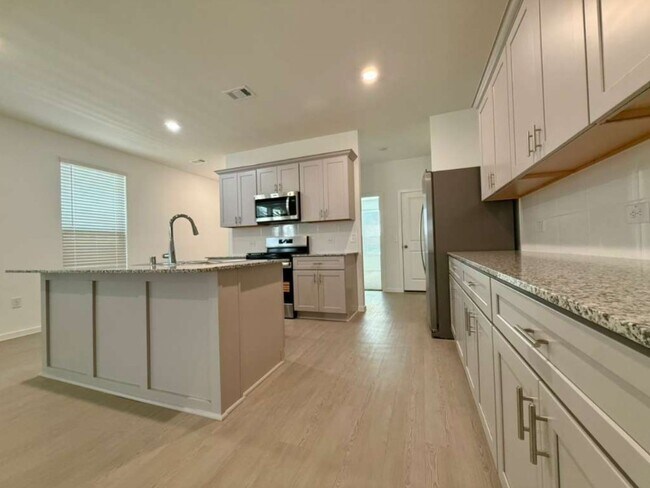 Foto del edificio - 15349 Dapple Blf Ln