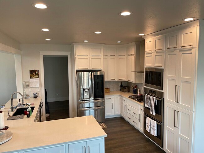 Building Photo - 2111 Buffalo Trail Dr