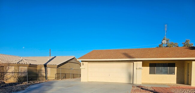 Foto del edificio - Unfurnished Long Term Pool Home