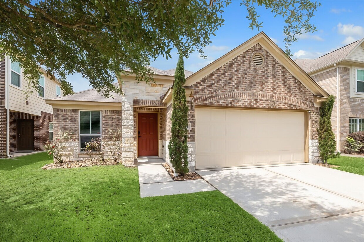 Foto principal - 2615 Magnolia Fair Way