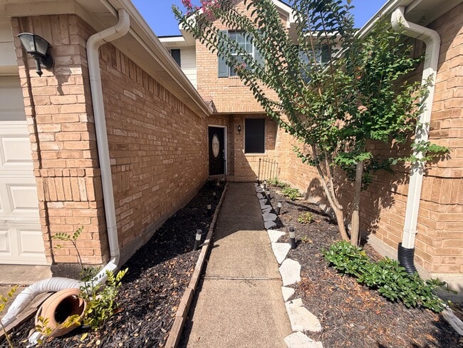 Building Photo - 4422 Park Trail Ln