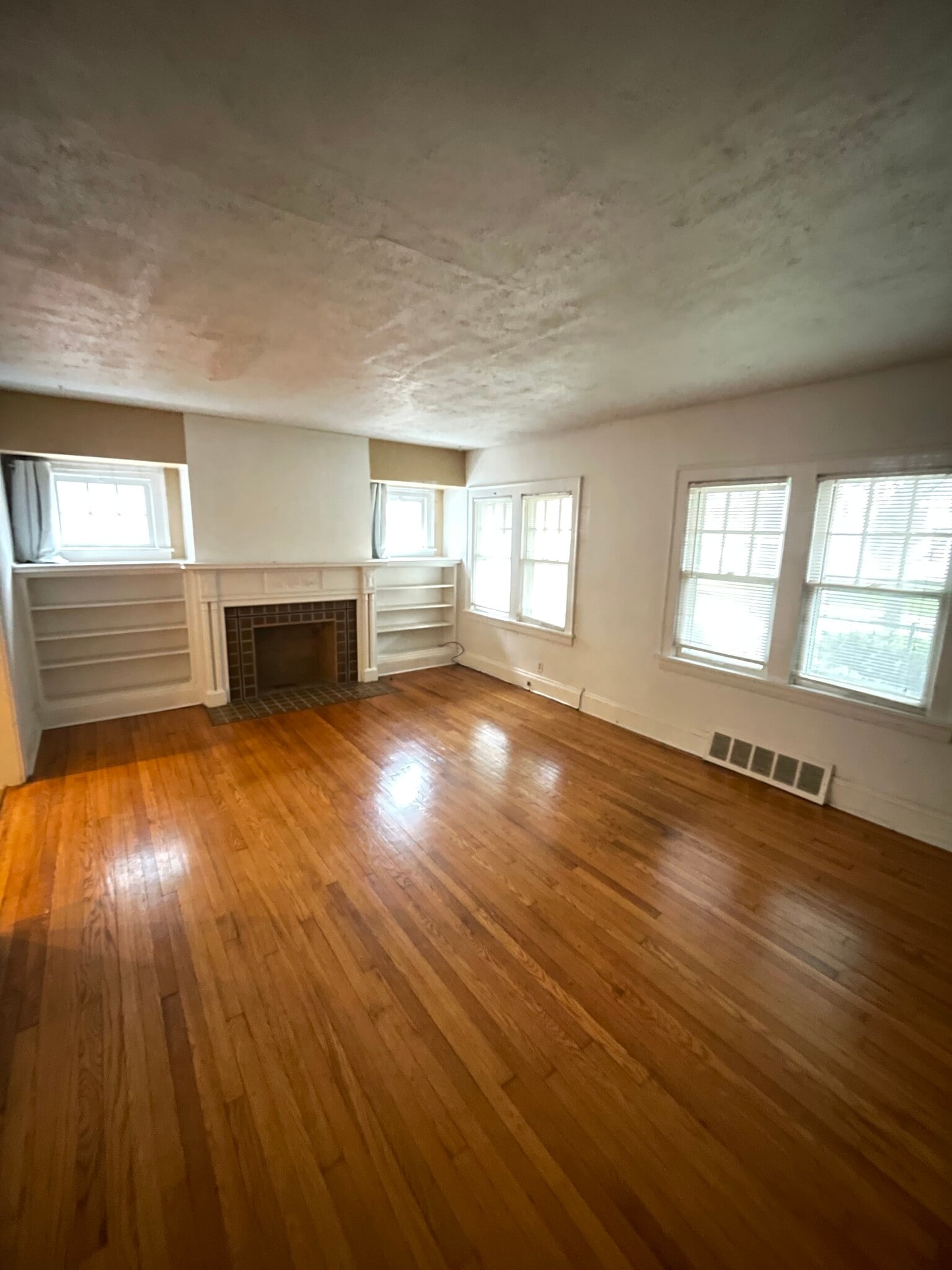 3666 Tolland Rd Shaker Heights, OH 44122 – photo 2