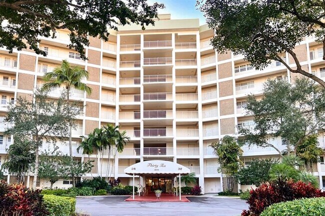 Building Photo - 3010 N Course Dr