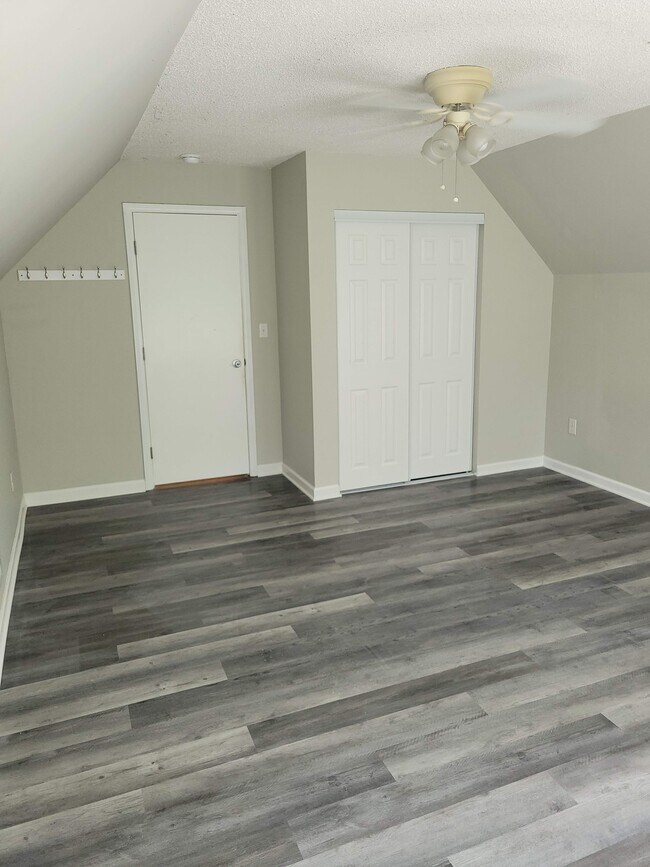 Foto del edificio - 221 Long St