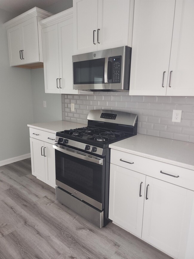 Building Photo - 5527 Redleaf Rose Dr