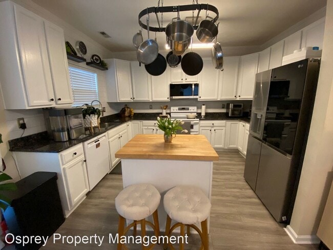 Building Photo - 3 br, 2.5 bath House - 2125 Bizzone Cir