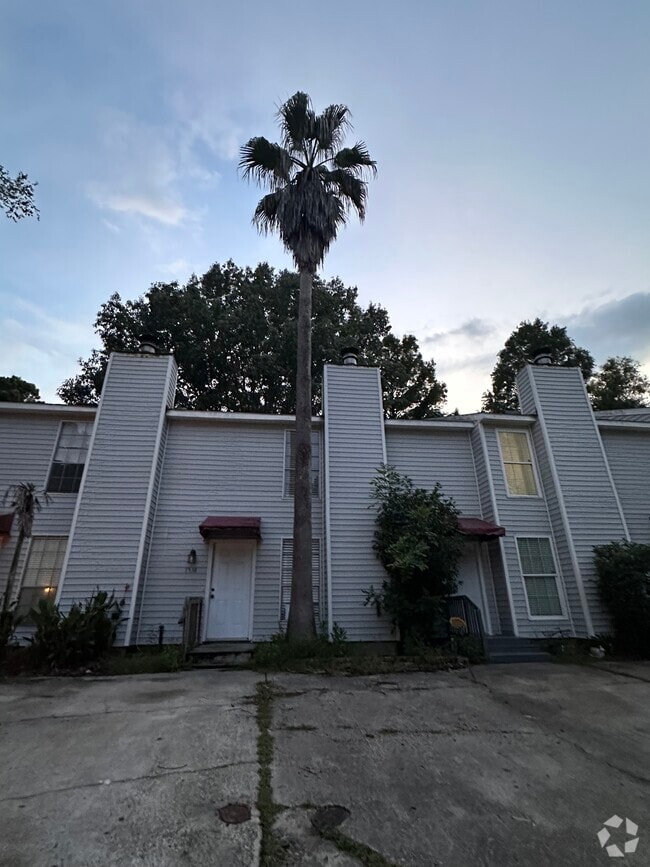 Building Photo - 7538 Beekman Dr