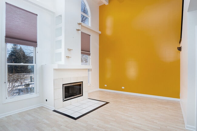 Foto del edificio - 712 Hamilton Ct