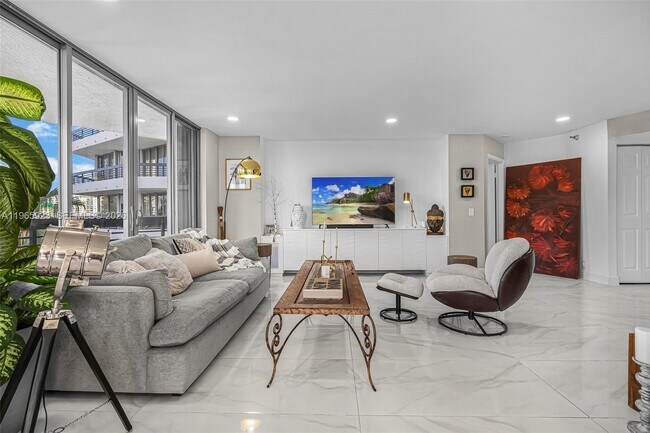 Foto del edificio - 3500 Mystic Pointe Dr