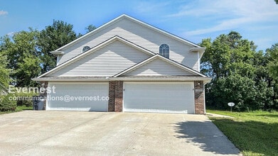 Building Photo - 1300 NW Willow Dr