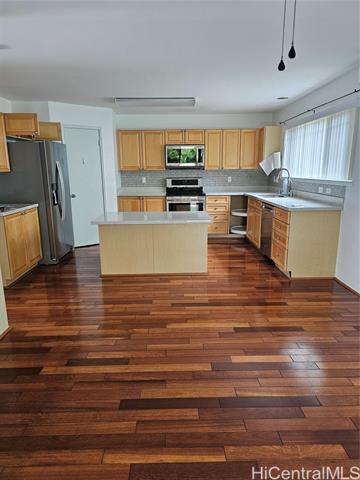 Foto del edificio - 94-501-501 Halehau Pl