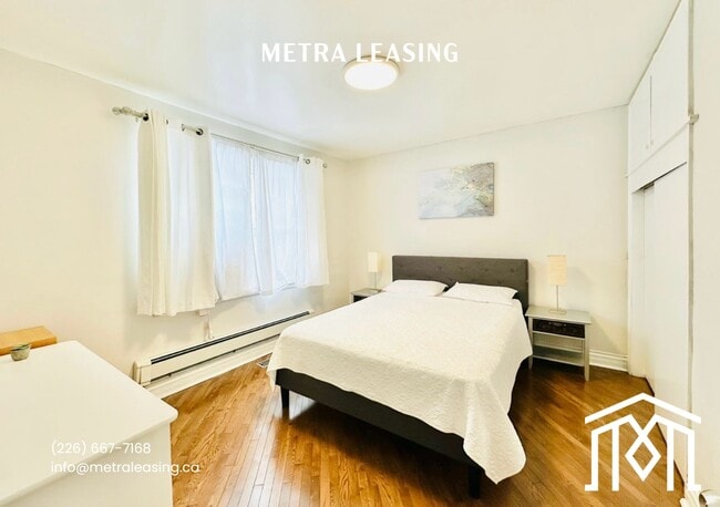 Building Photo - Three Bedroom House