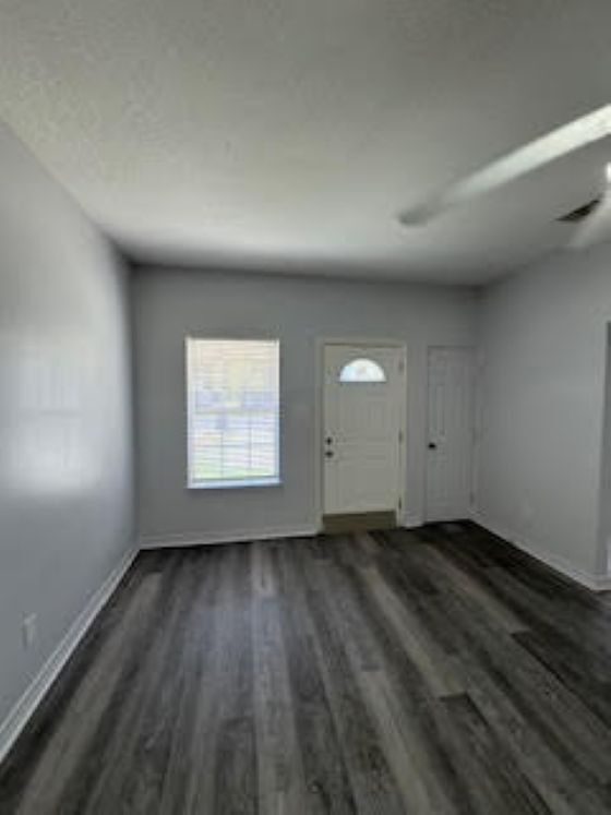 Foto del edificio - 15149 Deer Creek Dr