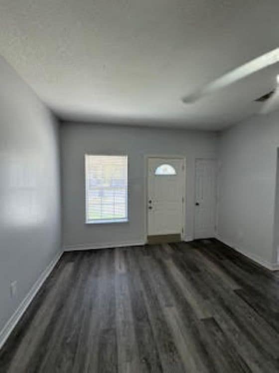 Building Photo - 15149 Deer Creek Dr