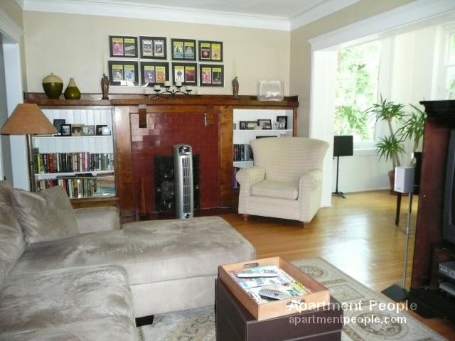 Foto del edificio - 3611 N Pine Grove Ave