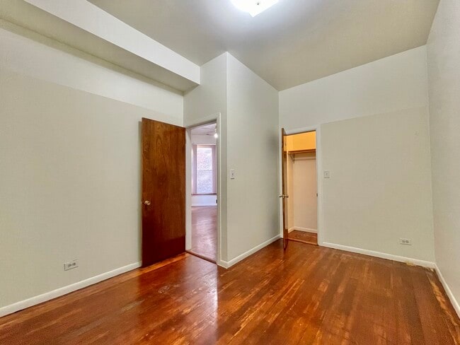 Foto del edificio - 1321 N Maplewood Ave