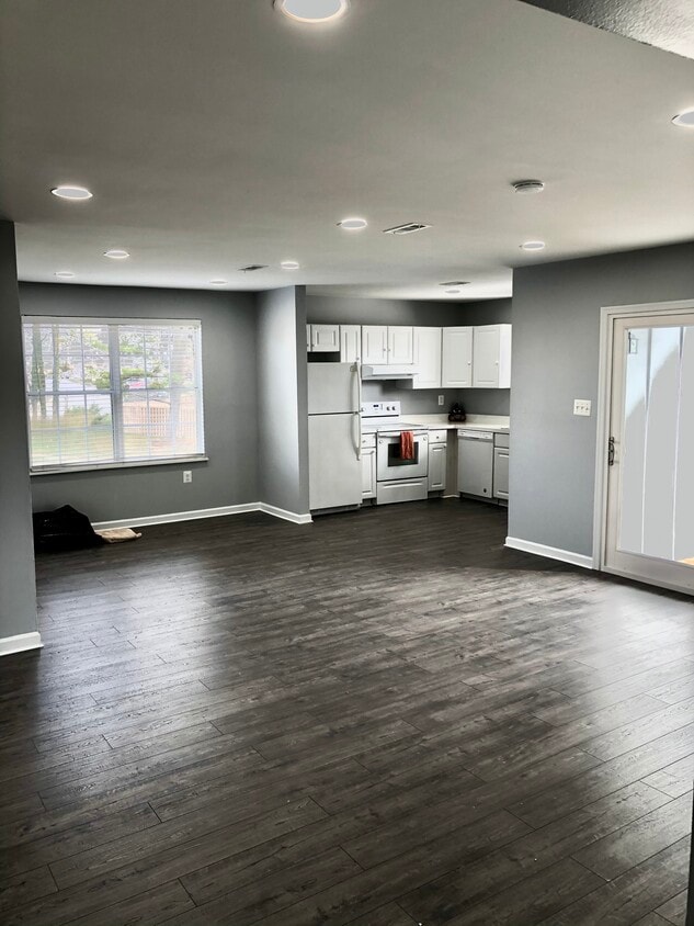 Family room - 1401 Key Pkwy