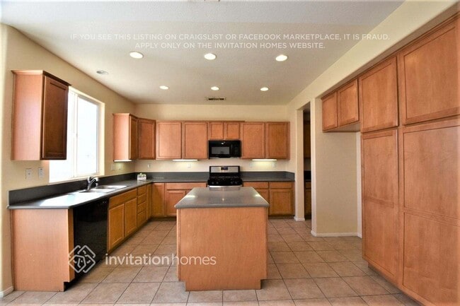 Building Photo - 44824 Lotus Ct