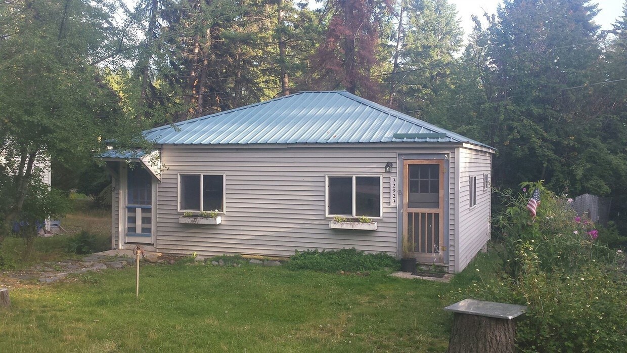 526 Electric Ave, Bigfork, MT 59911 Room for Rent in Bigfork, MT