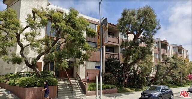 Foto principal - 530 S Barrington Ave