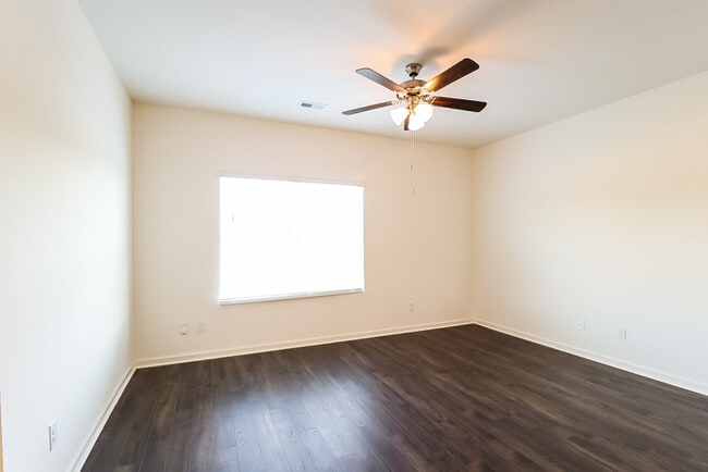 Building Photo - 7279 Timber Leaf Br