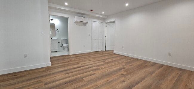 Building Photo - 10435 Ashton Ave