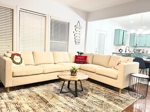 Building Photo - 6009 Mock Ives Ct NE