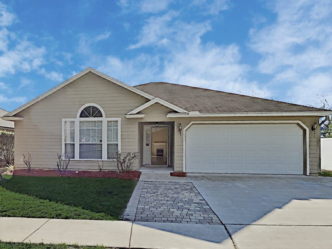 Primary Photo - 7624 Fawn Lake Dr N