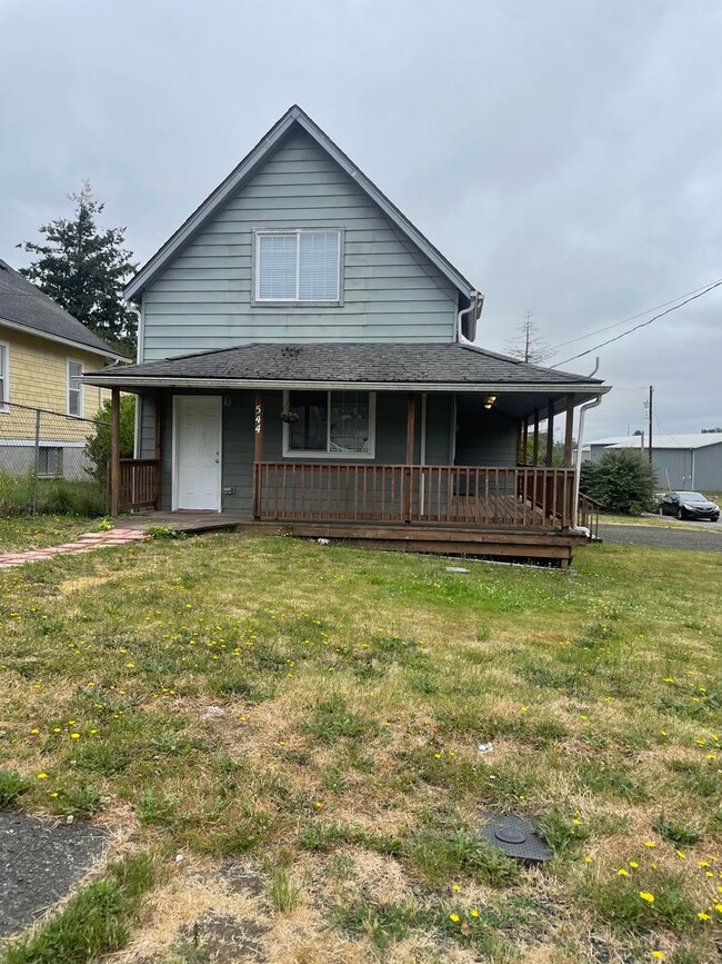 Building Photo - 3bd 2ba In Montesano