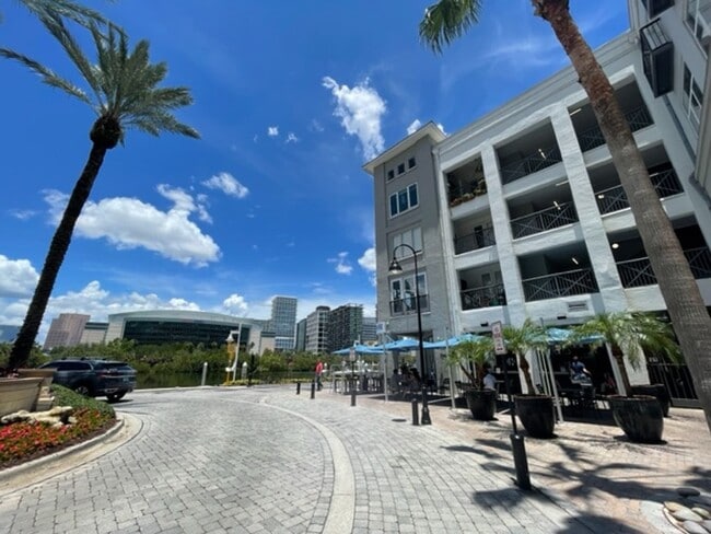 Building Photo - 700 S Harbour Island Blvd