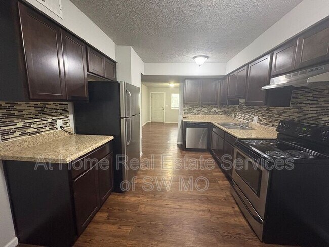 Foto del edificio - 1400 S Campbell Ave