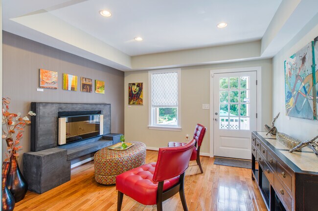 Den - 835 N Collington Ave