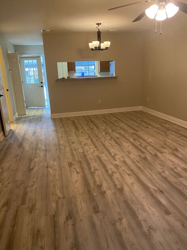 Photo - MAISON ROUGE TOWNHOMES  2BR/2.5BT  OFF COU...