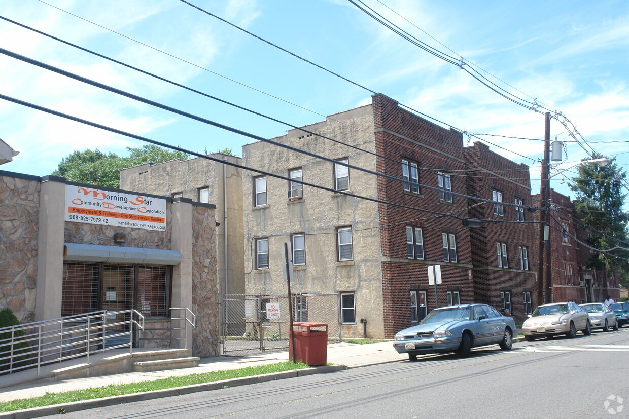 Primary Photo - 1013 Chandler Ave