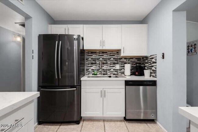 Foto del edificio - 8216 N 9th St