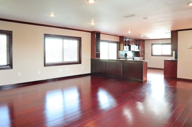 Building Photo - 35754 Mission Blvd