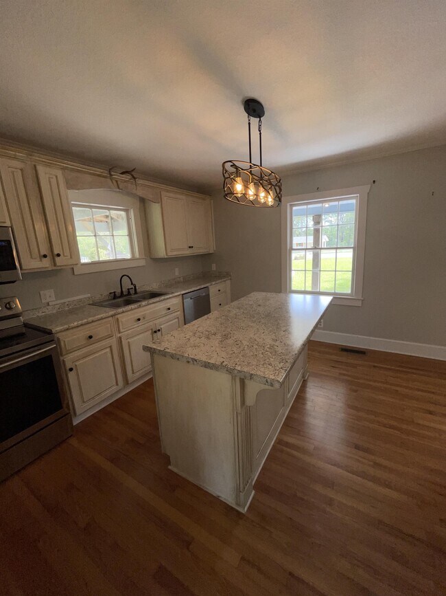 Foto del edificio - 310 Victory Dr