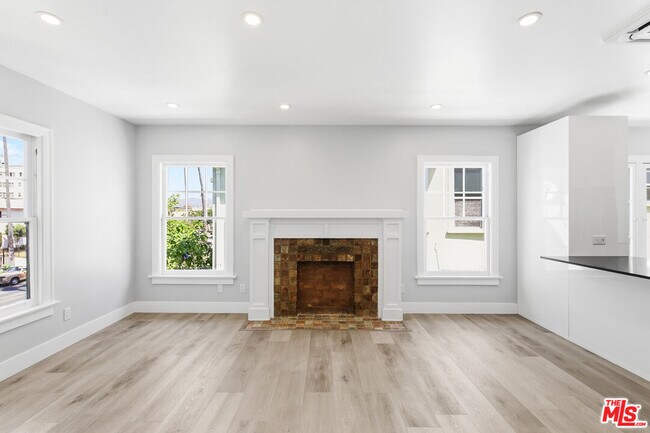 Foto del edificio - 224 N New Hampshire Ave