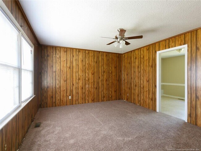 Foto del edificio - 3249 Glenmore Dr