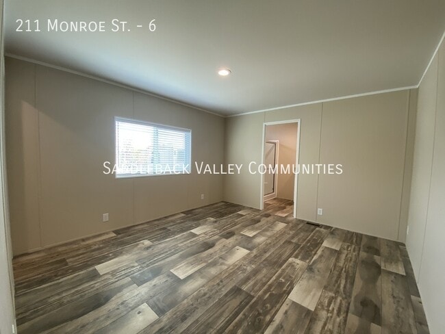 Building Photo - 211 Monroe St