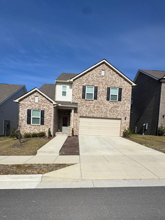 Fully Furnished 4BR Home with Loft, Patio & 2-Car Garage – Lawn Care Included - Fully Furnished 4BR Home with Loft, Patio & 2-Car Garage – Lawn Care Included