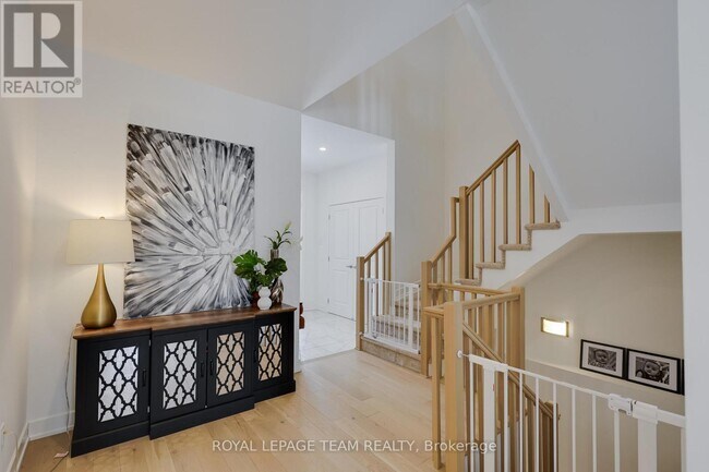 Building Photo - 844 Beckton Hts