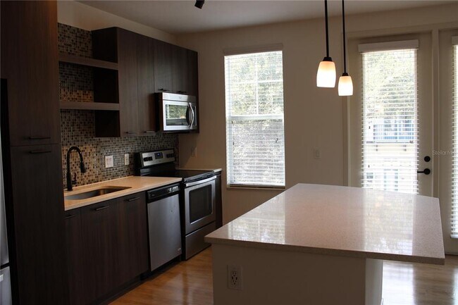 Foto del edificio - 1780 Lakemont Ave