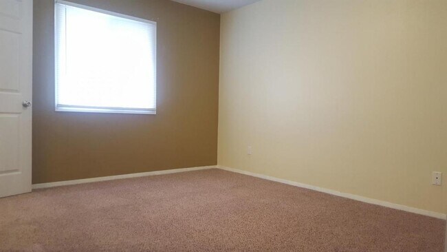 Foto del edificio - 1637 Carriage Hill Drive #5