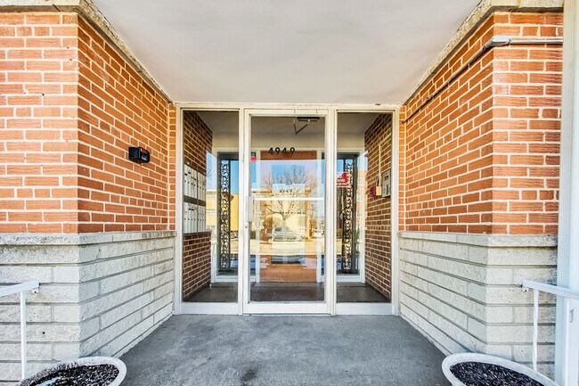 Foto del edificio - 4949 Church St