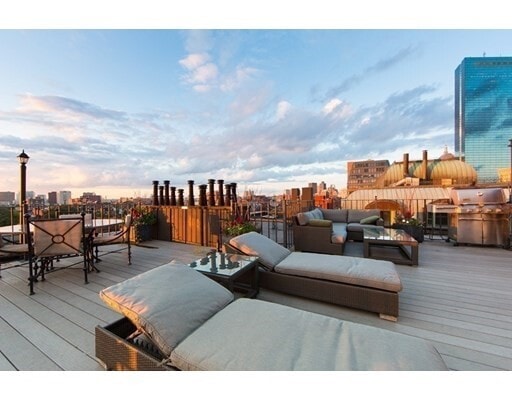 Building Photo - 755 Boylston