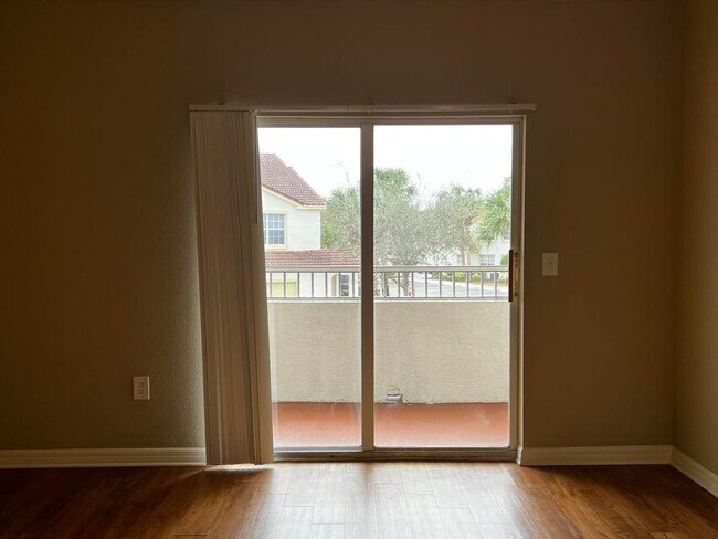 Foto del edificio - 587 SE Prescott Pl